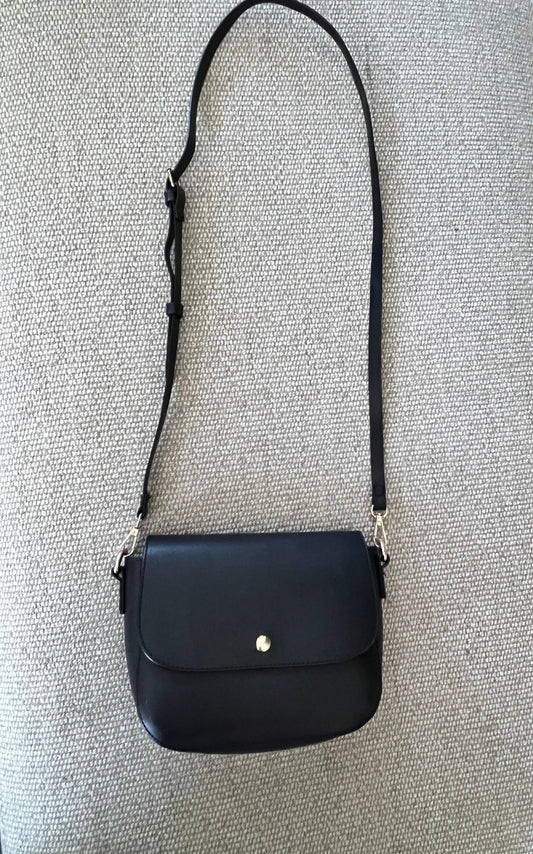women's black crossbody bag