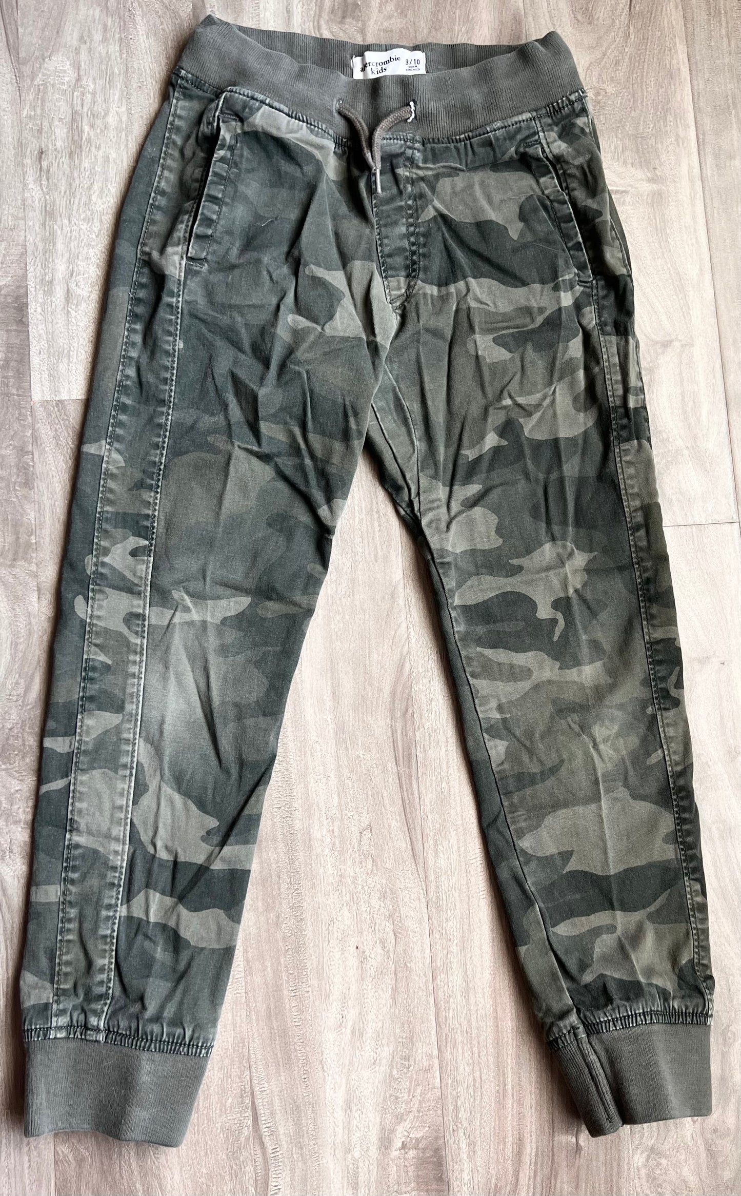 Youth Boy 9/10 - Abercrombie Camo Joggers
