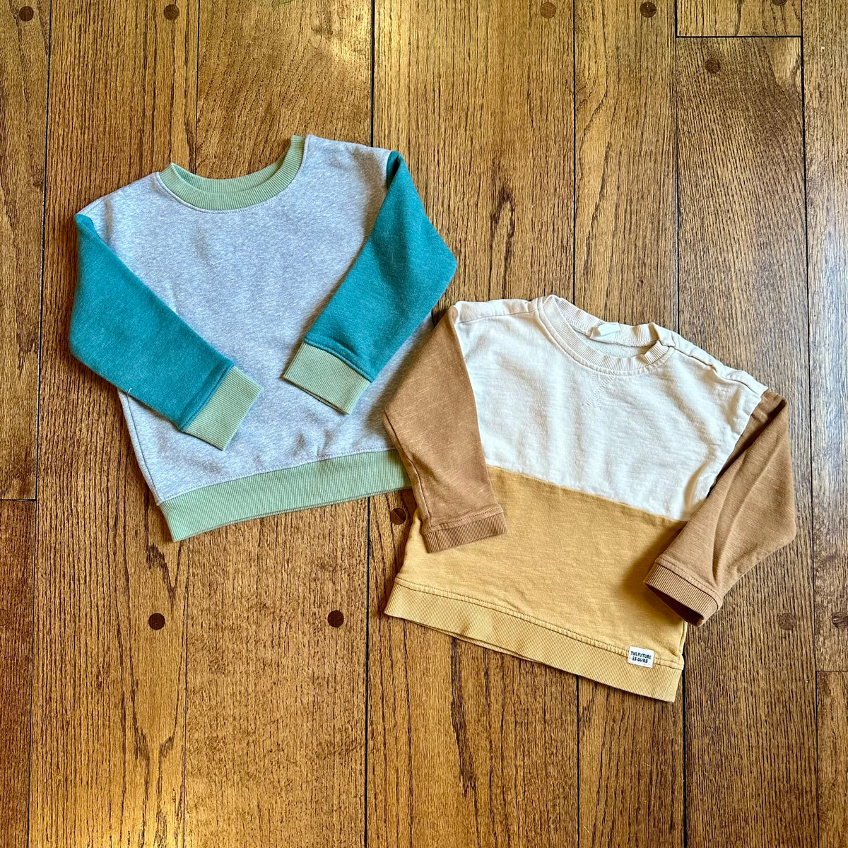 #113	EUC Boys Crewneck Colorblock Sweatshirt Bundle, Cat & Jack Gray and H&M Beige, size 2T