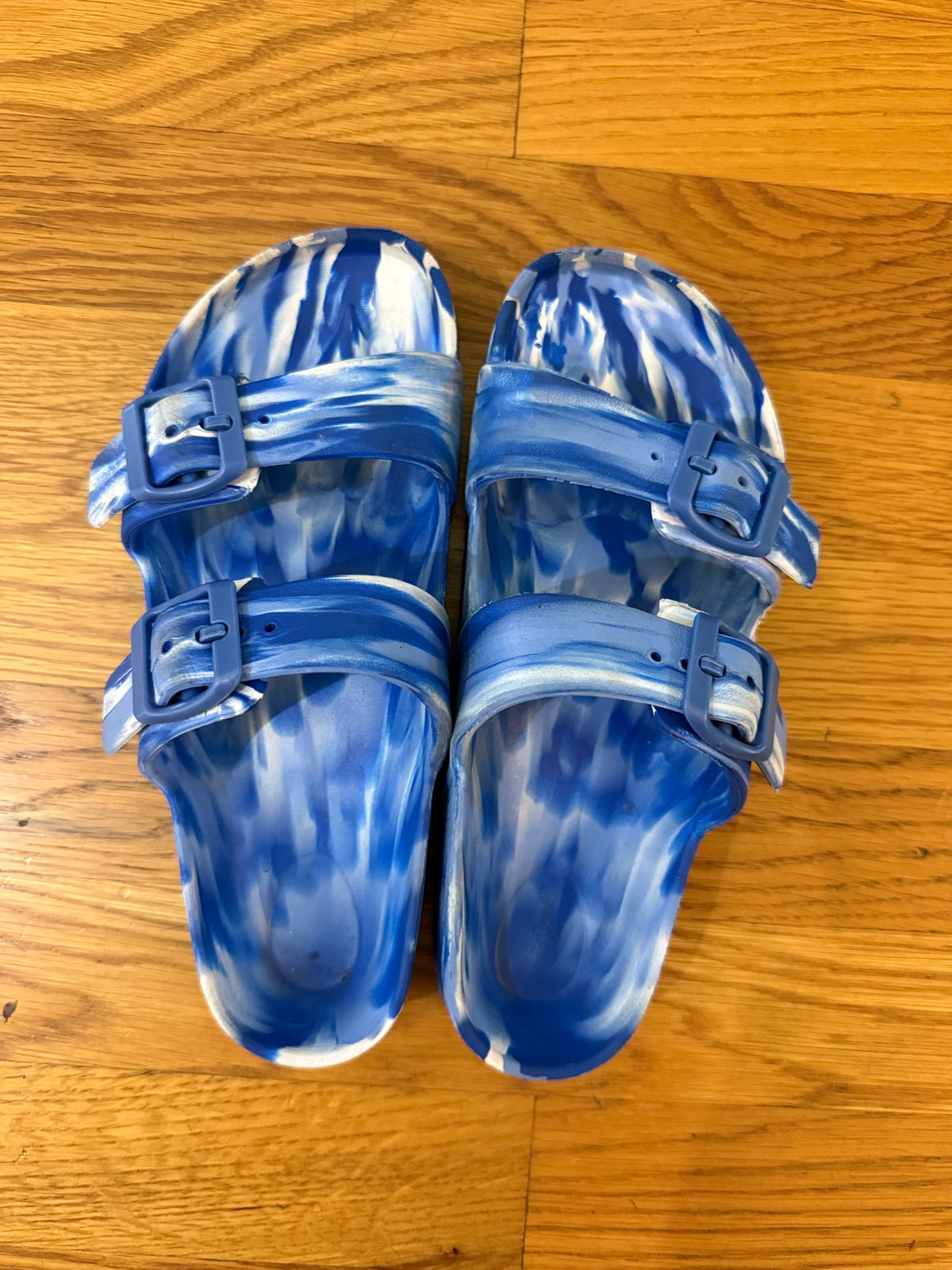 Seller #152 - boys size 3 marbled blue slip on sandals