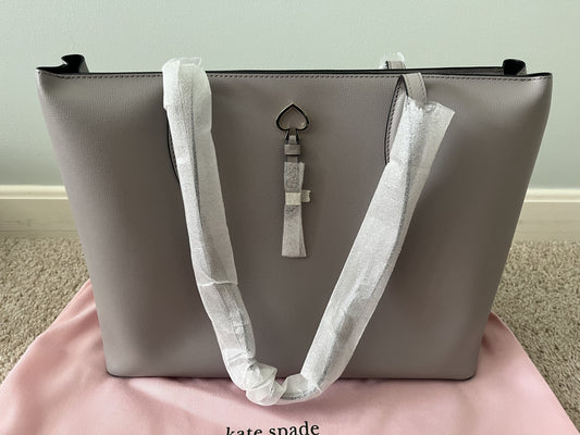 #124 NWT Kate Spade Soft Taupe Purse
