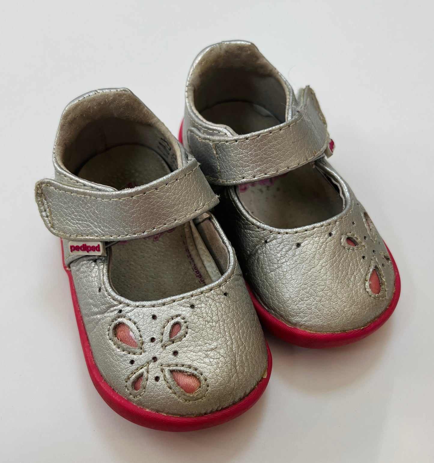 Baby Girls Size 4 pediped silver mary janes EUC