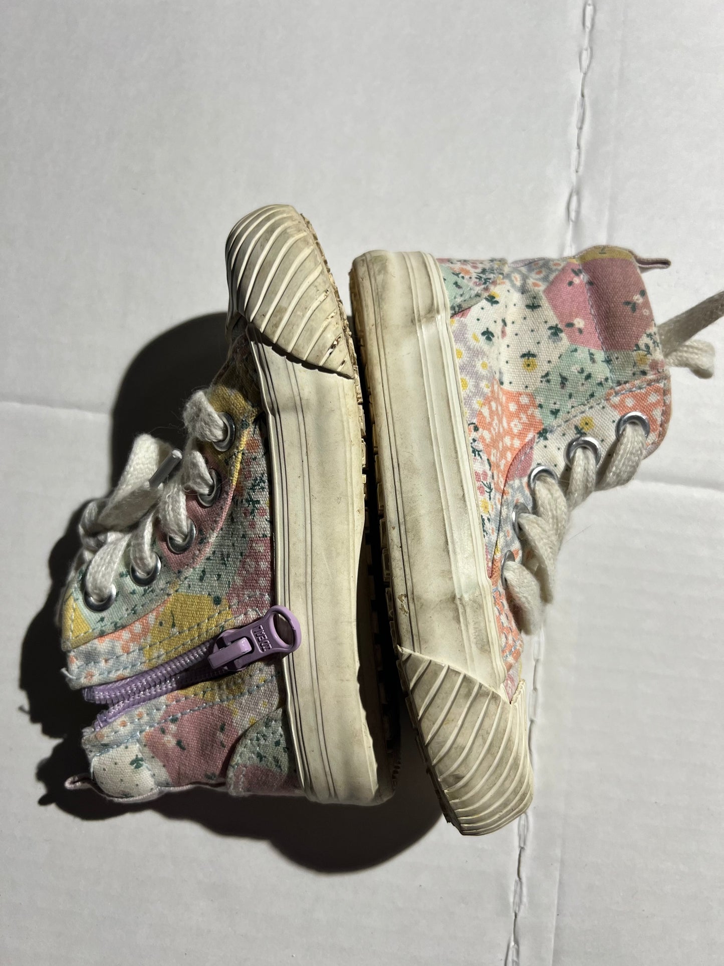 #100 Girls C7 Cat & Jack Sneakers