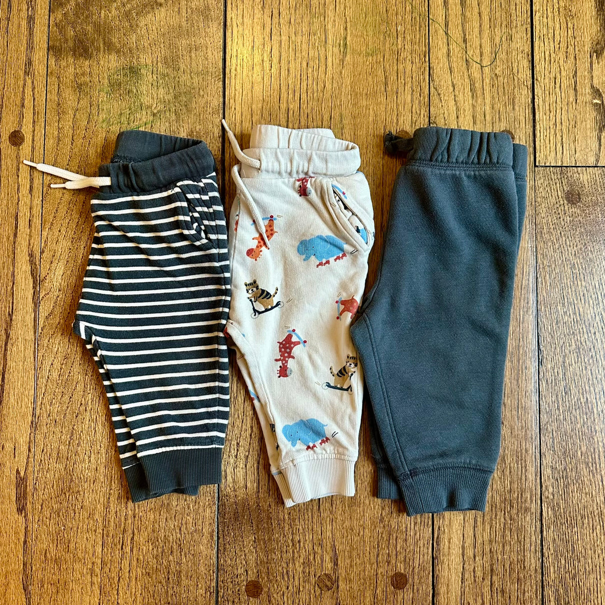#113	GUC Boys Jogger Pant Bundle, H&M Joggers x 2 and Jumping Beans Sweatpants, size 9-12 months