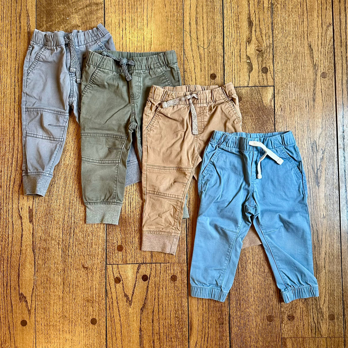 #113	GUC Boys Cat & Jack Jogger Pant Bundle, set of 4, size 18 months