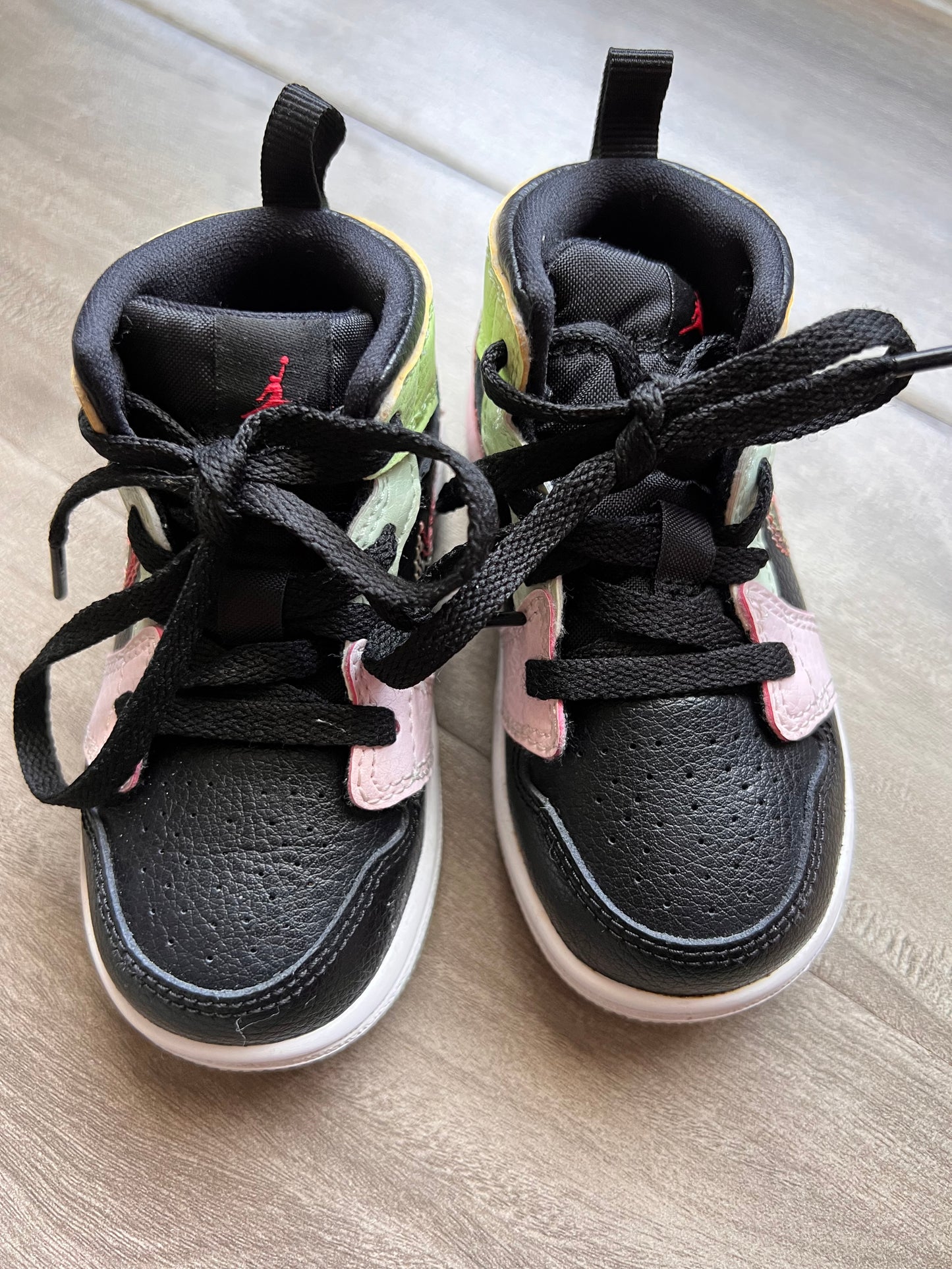 Girls (OR Boys) 6 - Nike Jordans