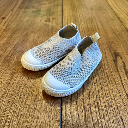 #113	NWOT Boys Thereabouts Royal Gray Slip on Shoes, size 6