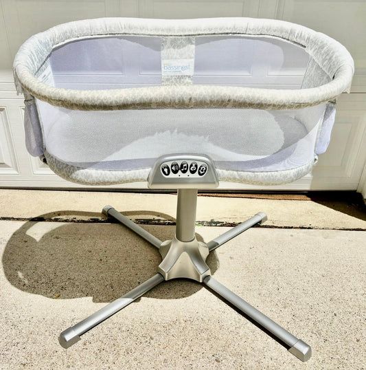 #132 - REDUCED - HALO: BassiNest Swivel Sleeper Premiere Series with HALO Newborn Insert - LARGE ITEM/PPU ONLY
