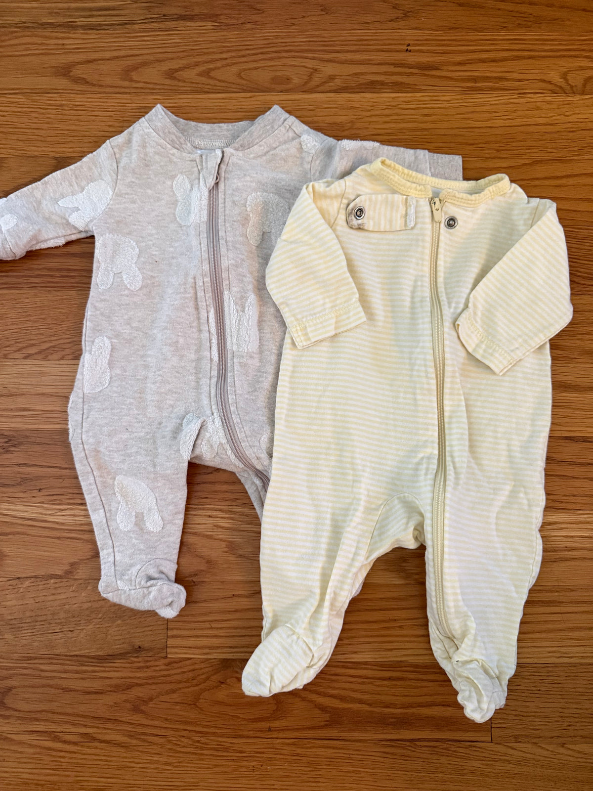 Seller #152 - set of 2 gender neutral newborn pajamas