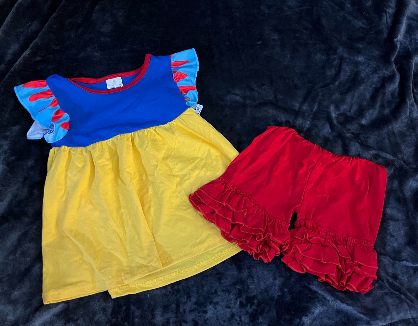 Boutique NEW Snow White Outfit -4