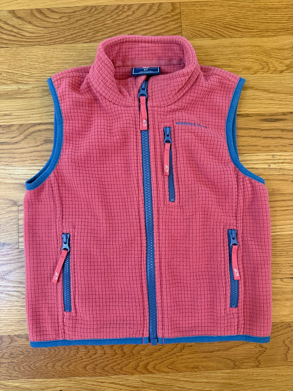 Seller #152 - EUC Vineyard Vines boys size 3T vest