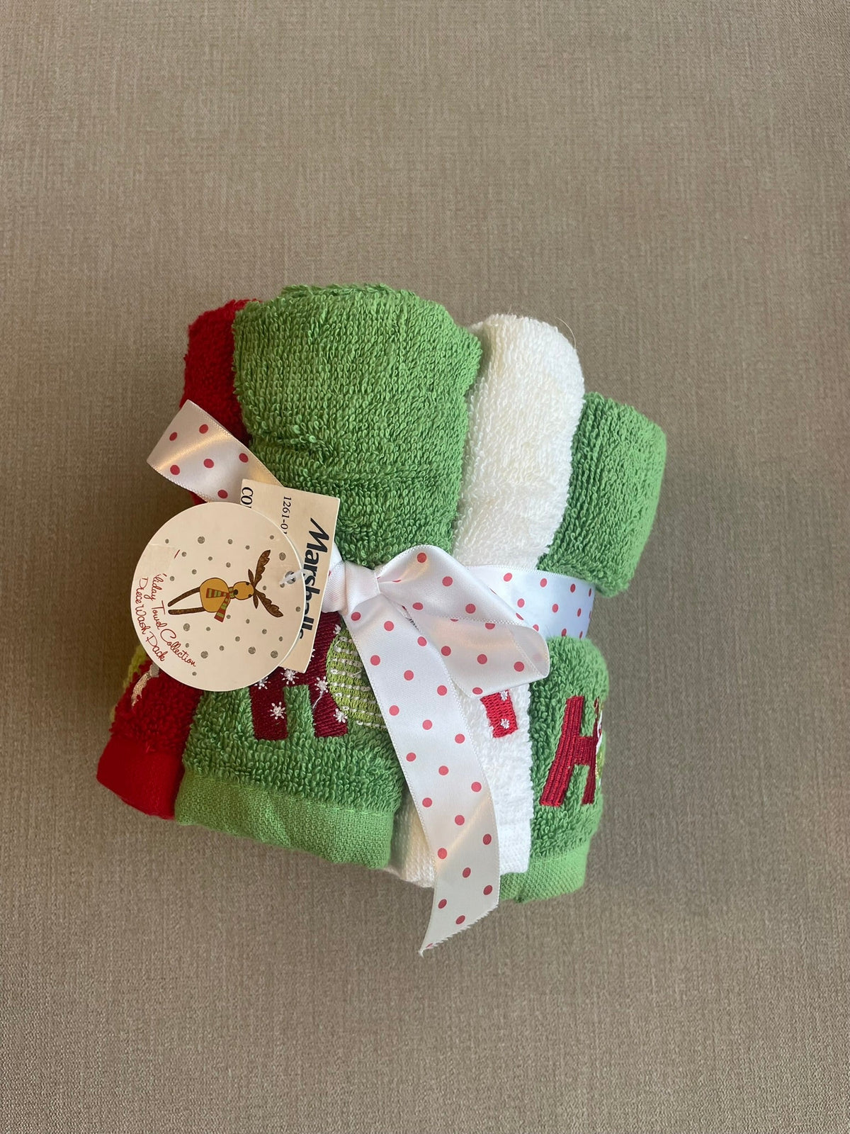 Seller #12 | Set of 8 Christmas Hand Towels in Giftable Ribbon Bundle | New with Tags