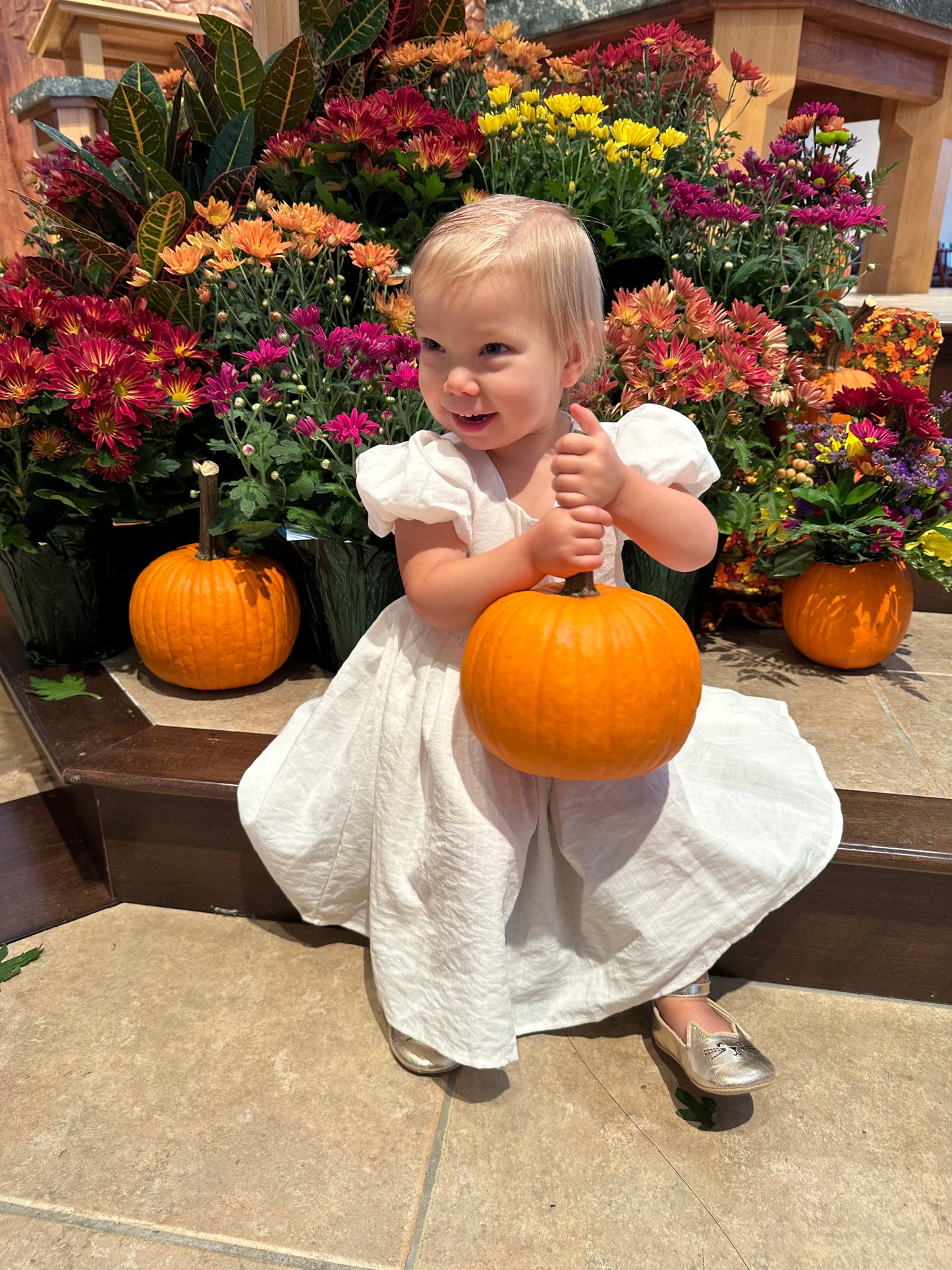 #65 Girls 24m White Puff Sleeve Dress