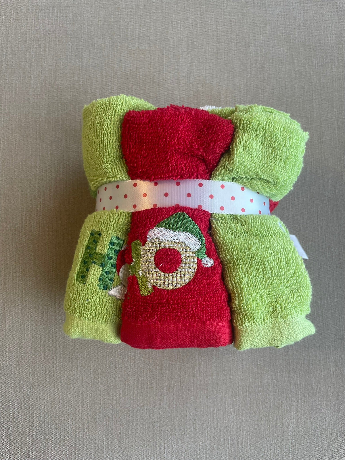 Seller #12 | Set of 8 Christmas Hand Towels in Giftable Ribbon Bundle | New with Tags