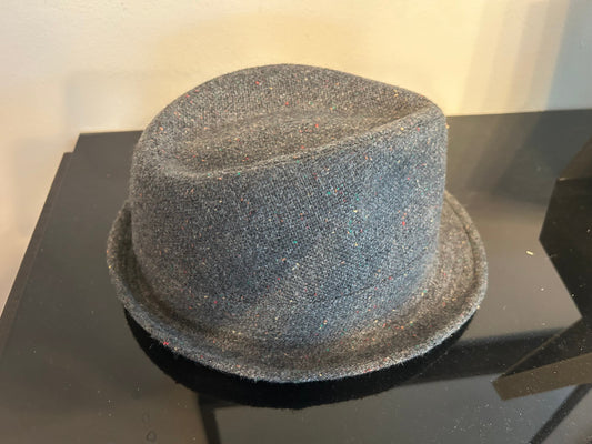 #18 gray fedora hat boys size 3/4