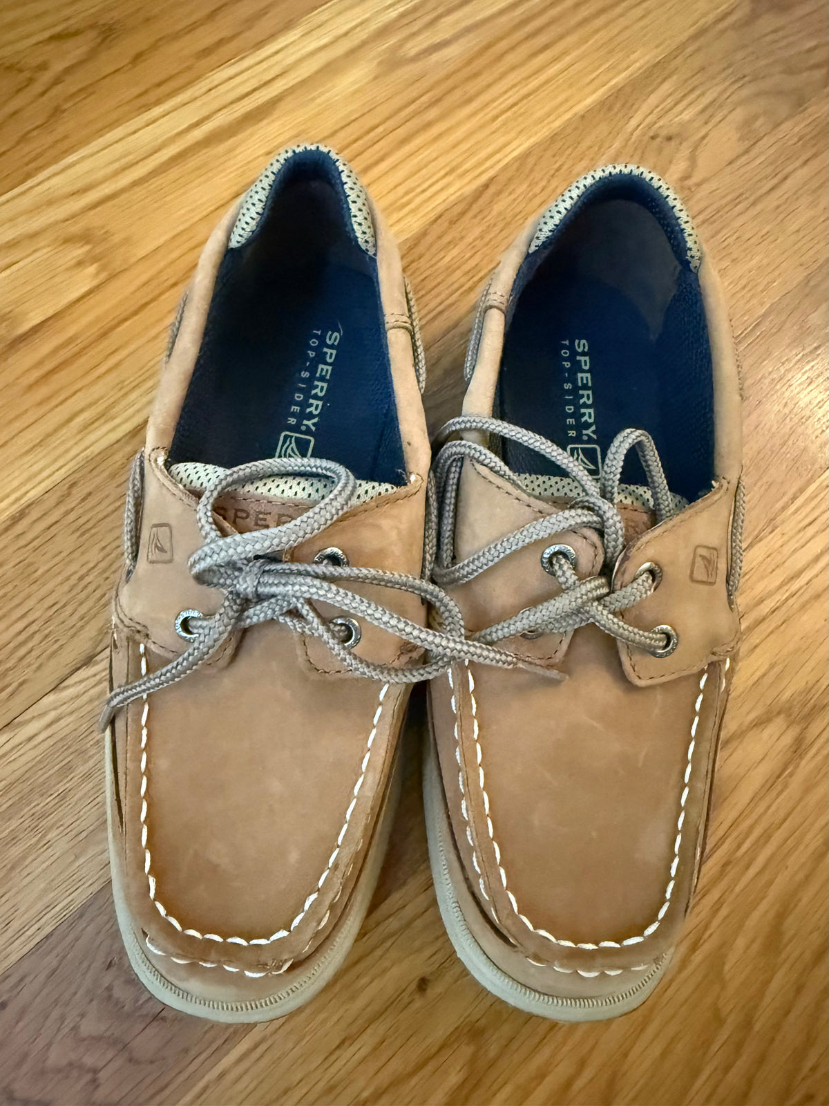 Seller #152 - VGUC boys Sperry Topsiders size 2.5 big kid
