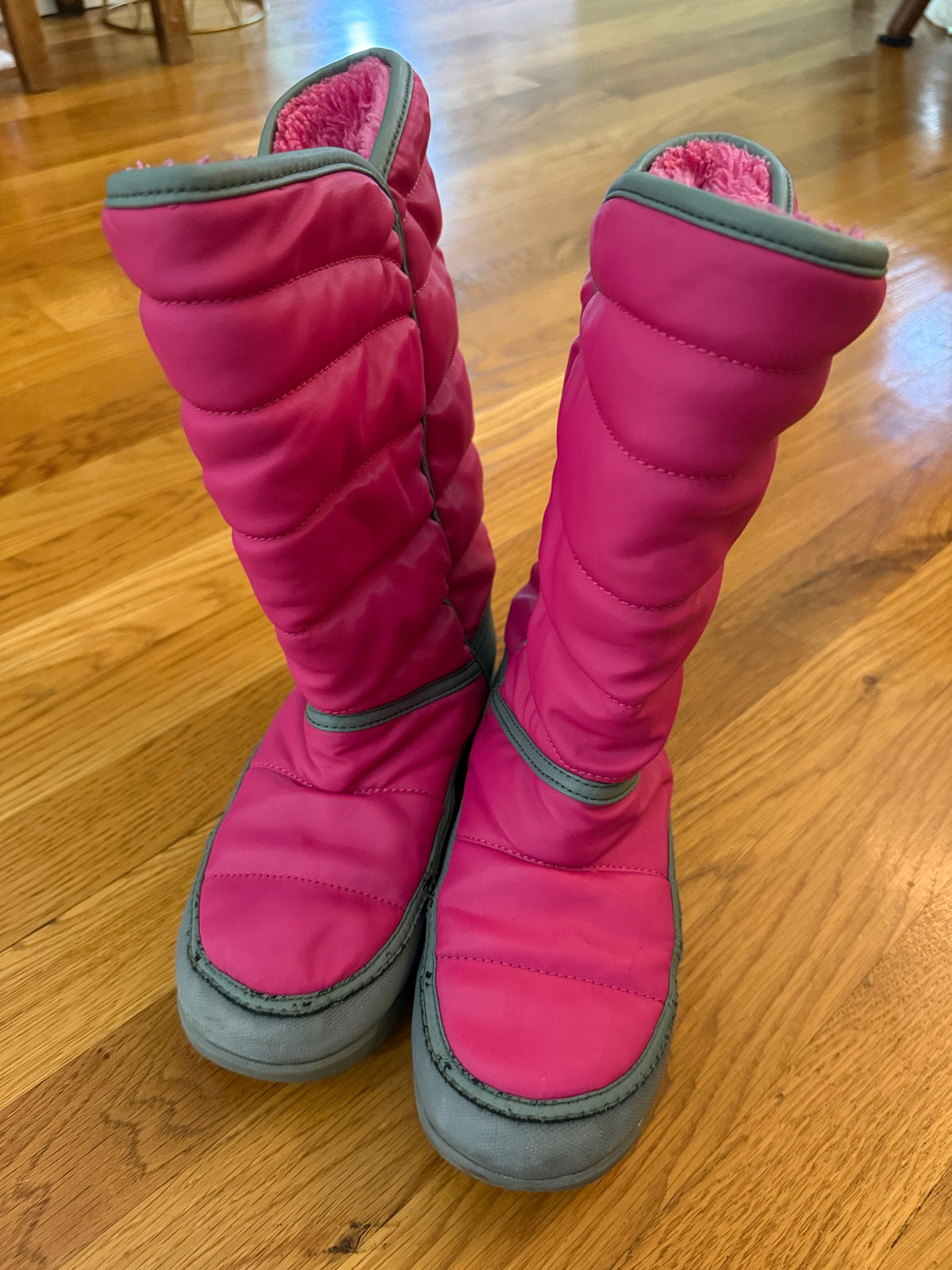 Seller #152 - GUC size 3 girls pink snow boots