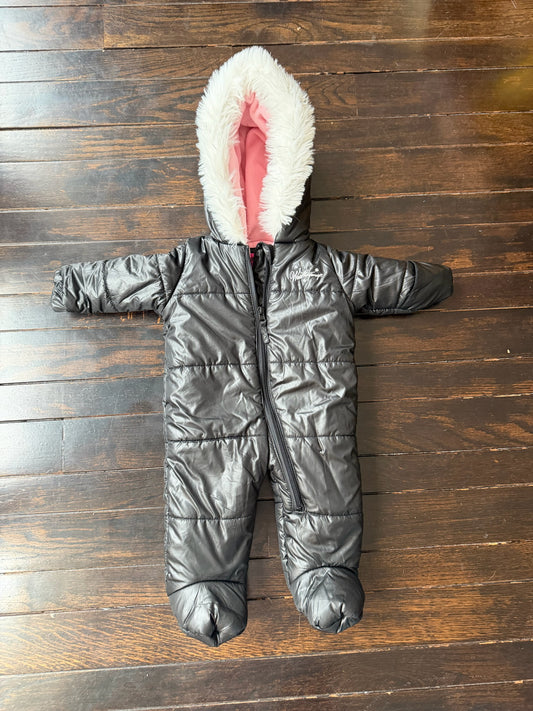 #117, Girls 6M, Weatherproof black baby bunting / snowsuit, pink lining, GUC