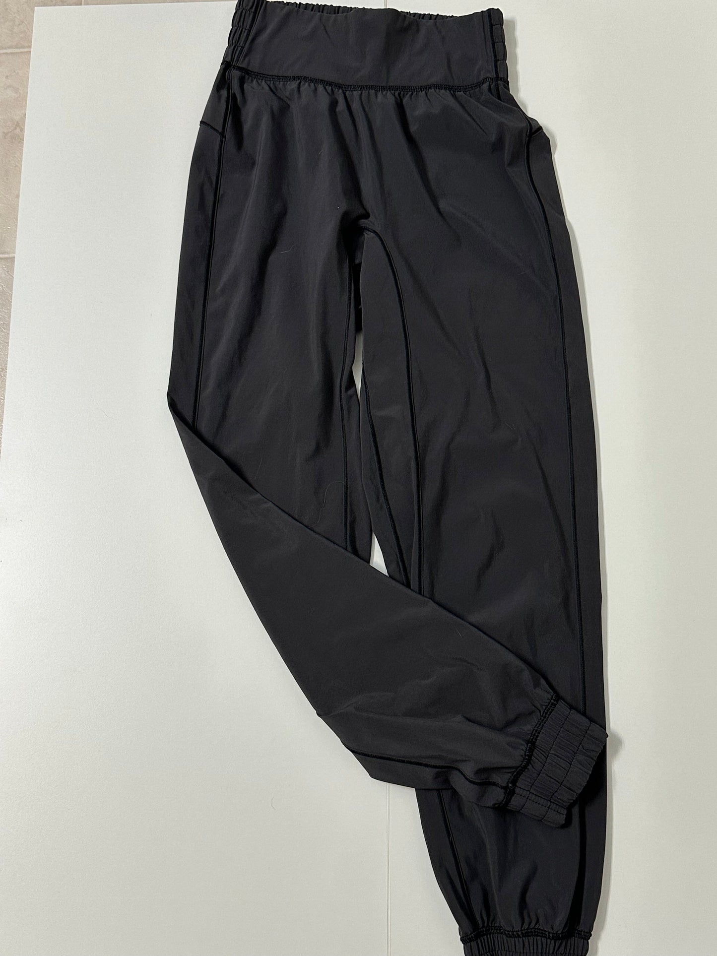 #133 Lululemon Sz 0 Sun Setter Jogger in Black Leggings