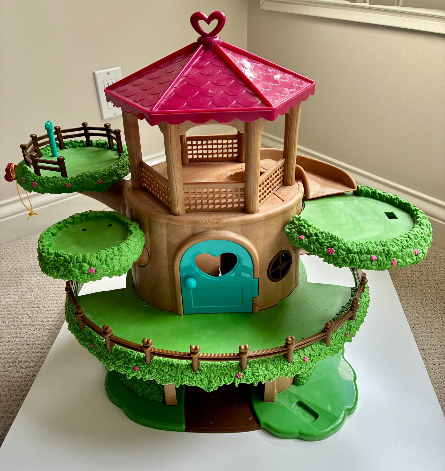 Seller 122 Little  Woodzeez Tree House