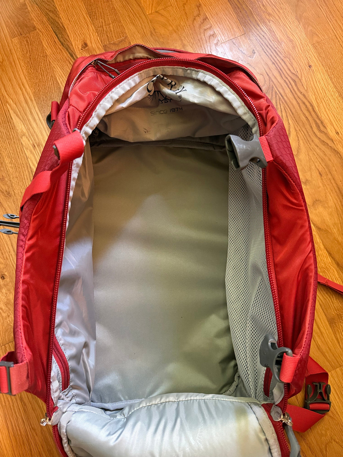 Seller #152 - Osprey Sojourn Porter 46 travel backpack