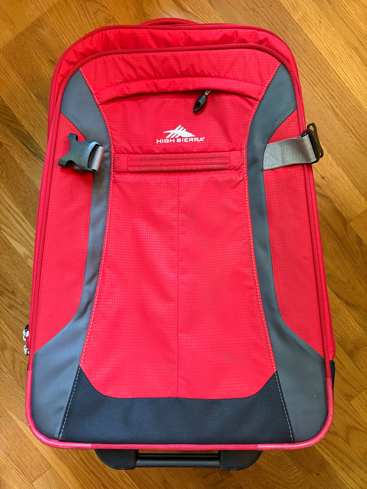 Seller #152 - High Sierra checked bag luggage