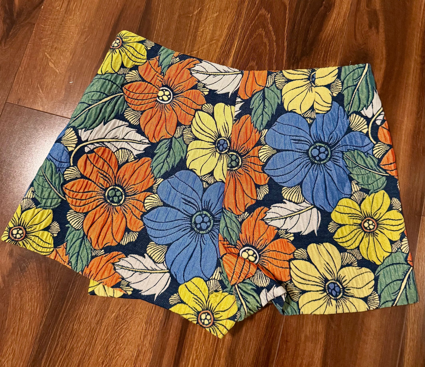 Seller #144 ZARA Floral SKORT -  Size SMALL