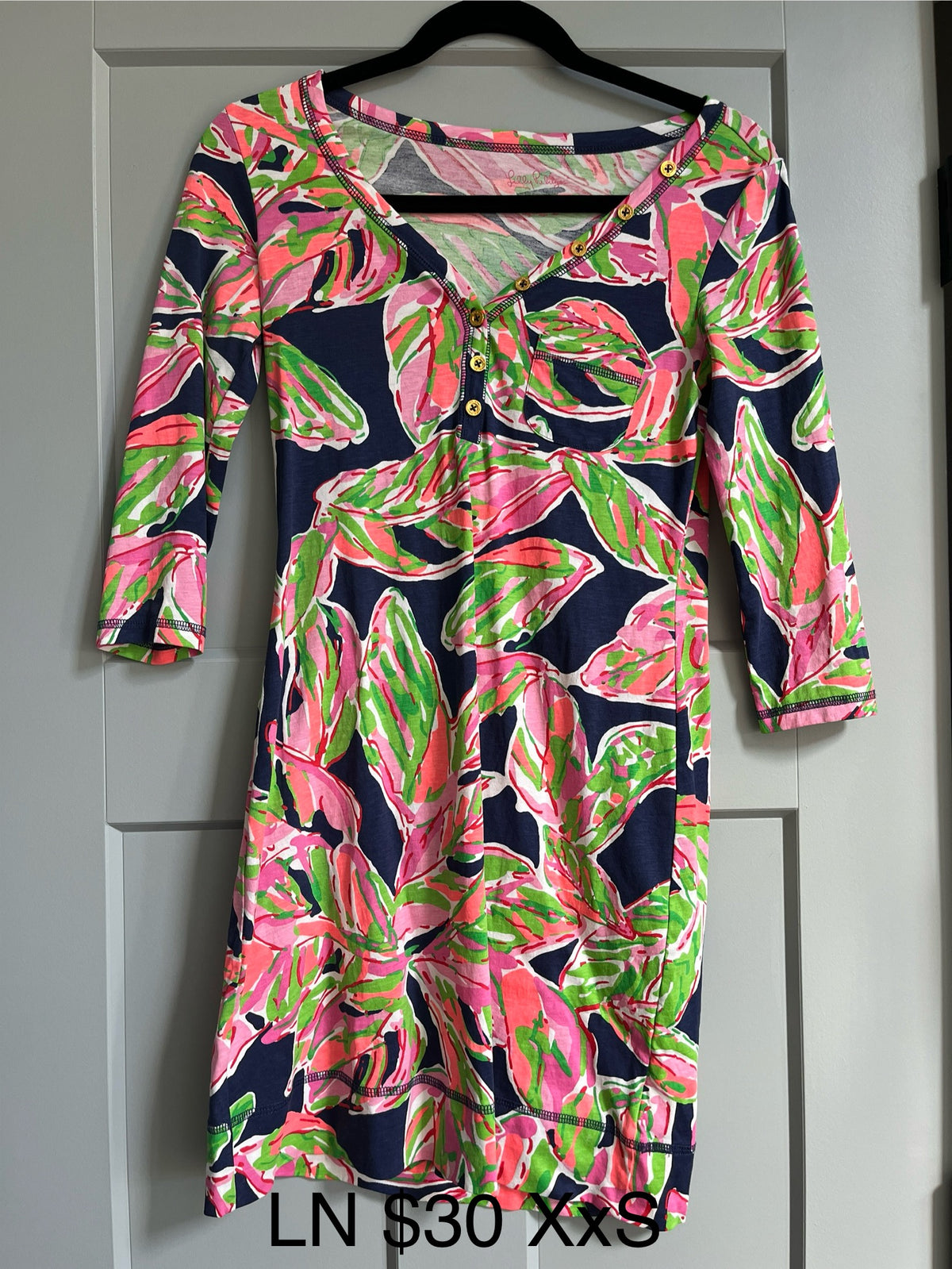 135 Lilly Pulitzer XXS sleeved dress, LN, navy with bright tropical leaves