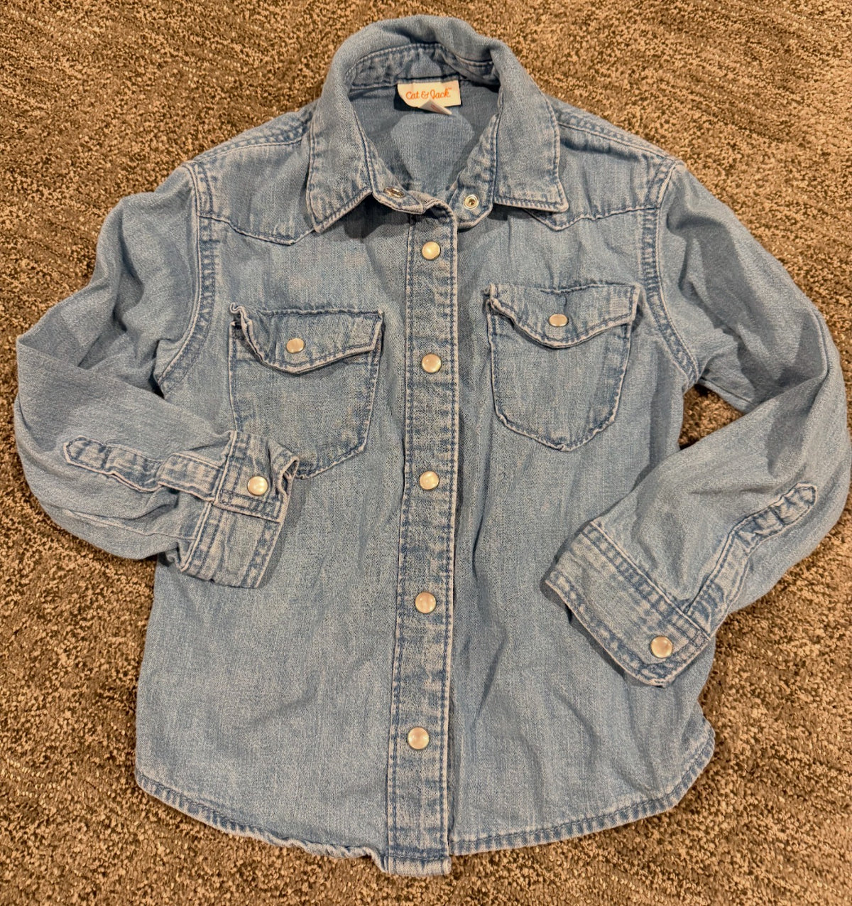 #133 girls cat & jack chambray shirt XS 4/5