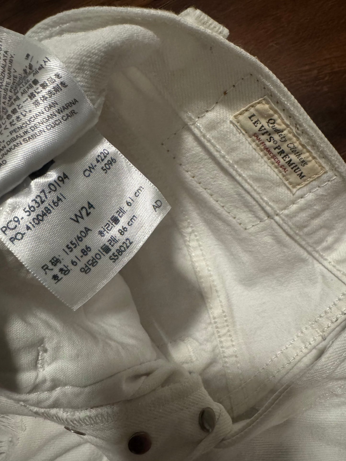 Seller #144 Levi White Denim 501 High Rise Shorts Size 24