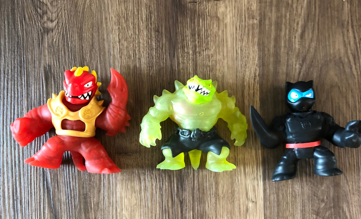 #137 Goo Jit Zu figures