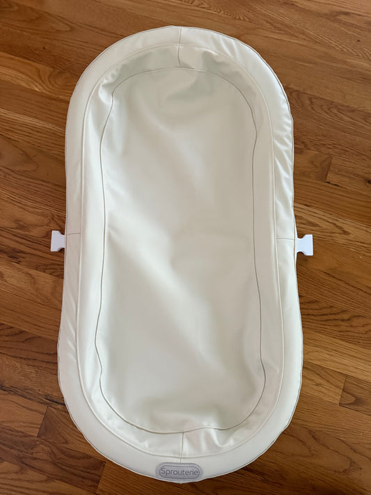 Seller #152 - Sprouterie water proof changing pad