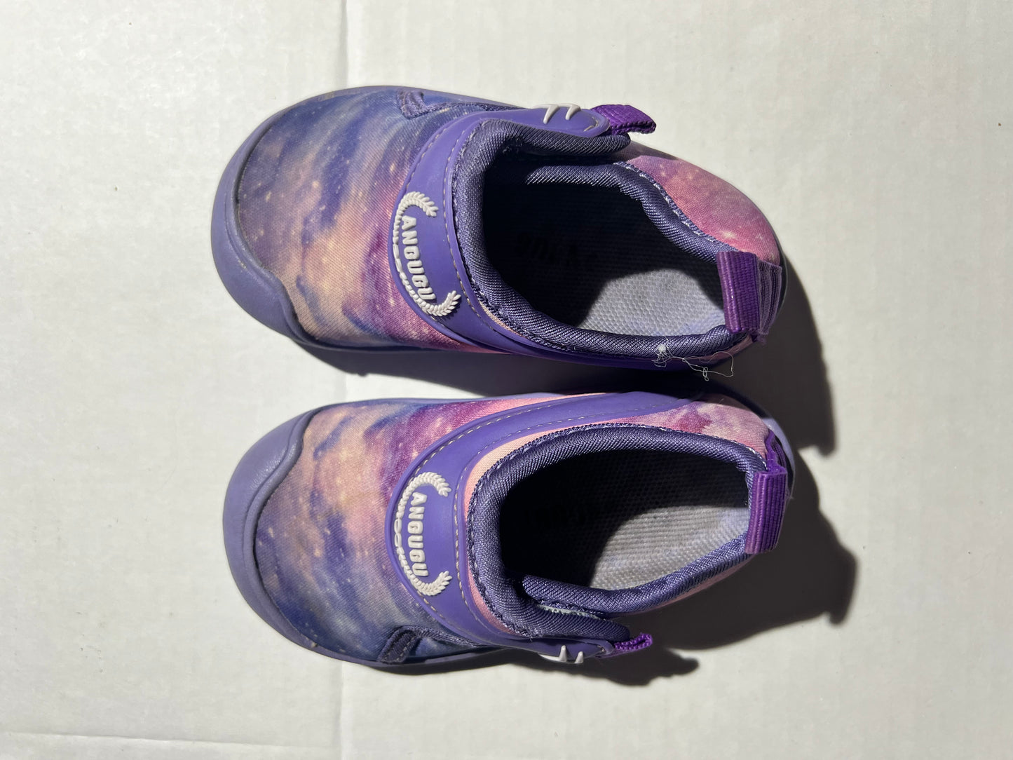 #100 Girls Water Shoes 5(21)