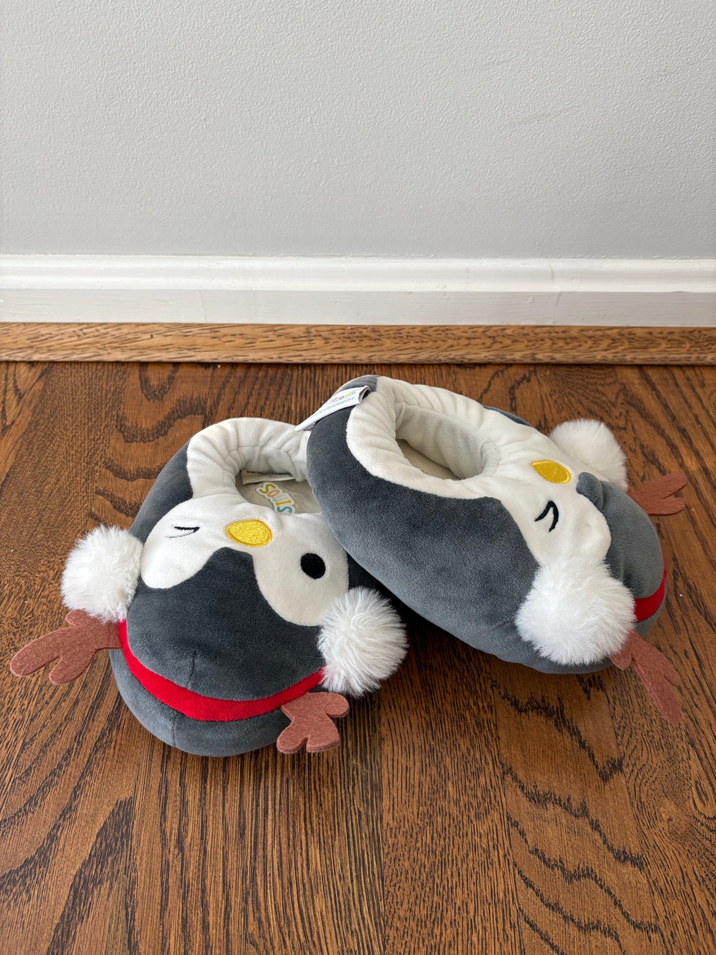#103 • Girls • 11-12 • Squishmallow Slippers