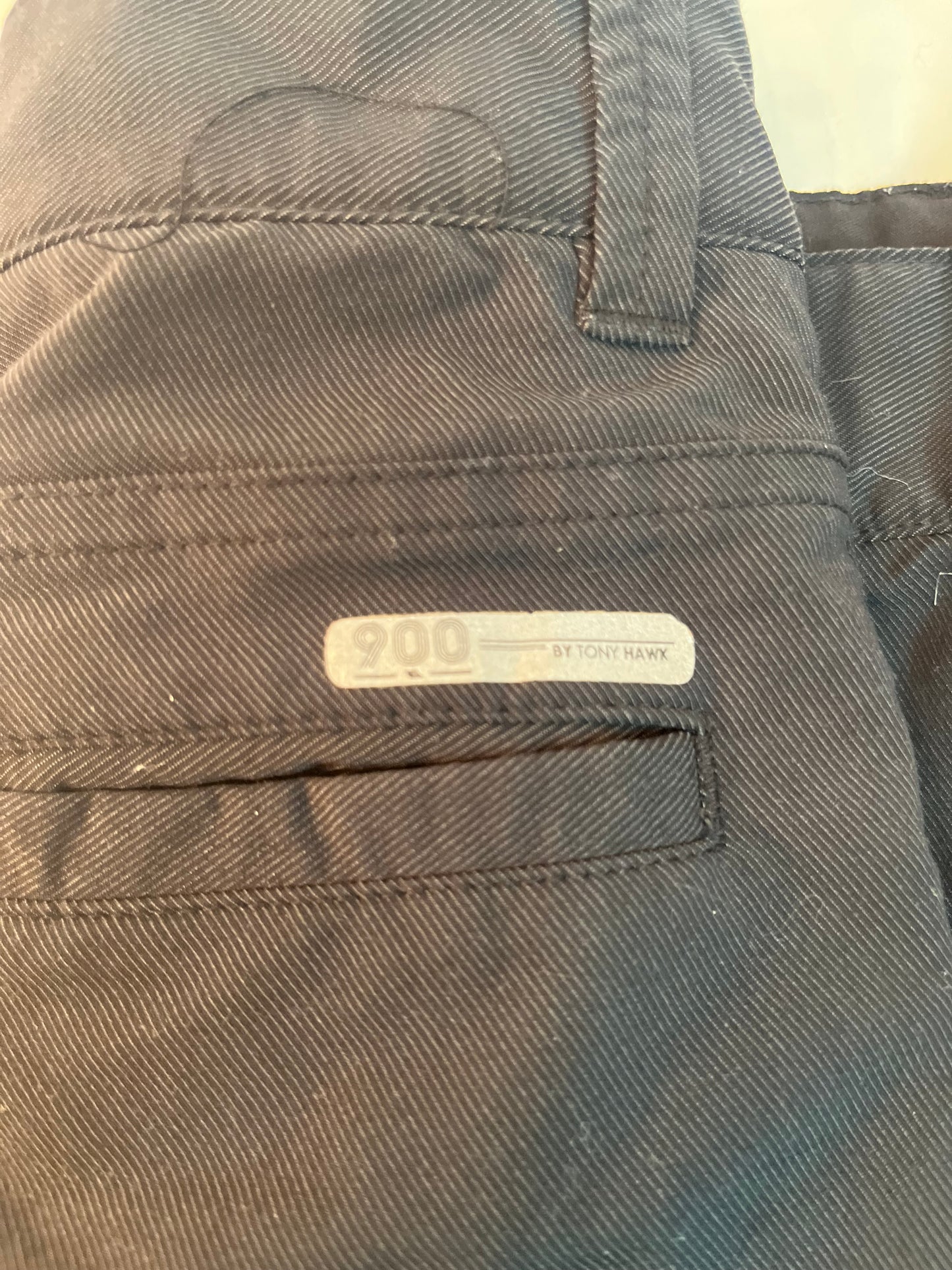 136 EUC 900 Tony Hawk black shorts