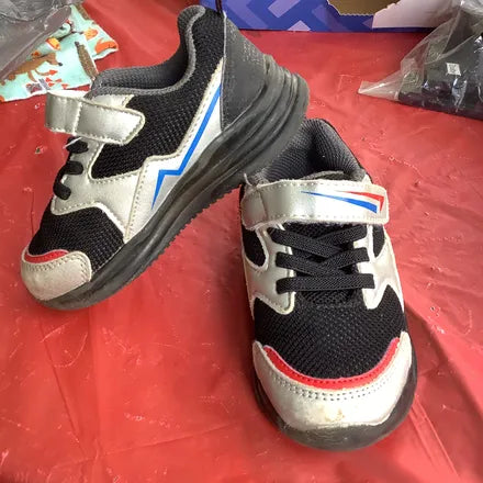 Seller #223 - Black tennis shoes