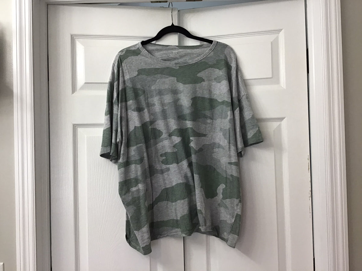 #90: Aerie Women’s Green & Gray Camo Oversized T-Shirt Size XL
