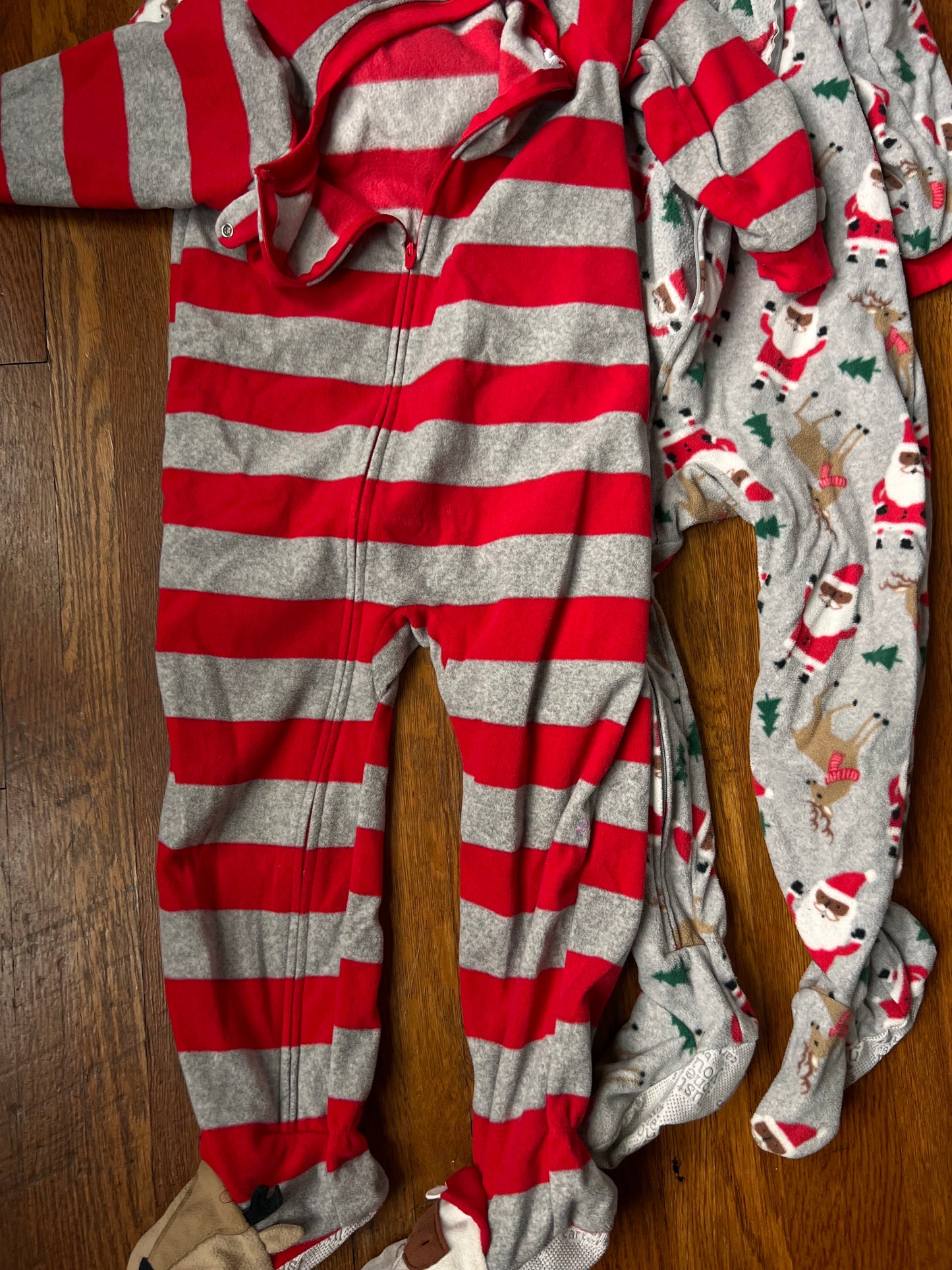 4t Bundle of Fleece Holiday PJ's GUC PPU 45212