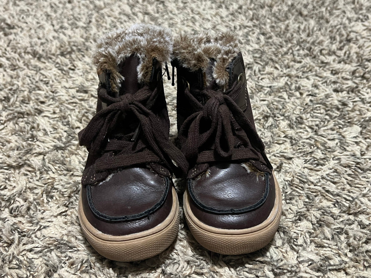 #45 Old Navy Toddler Boy Brown Boots Size 7