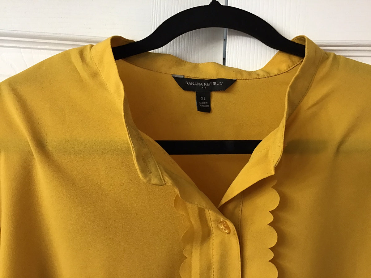 #90: Banana Republic Women’s Mustard Yellow Button Front Blouse Size XL