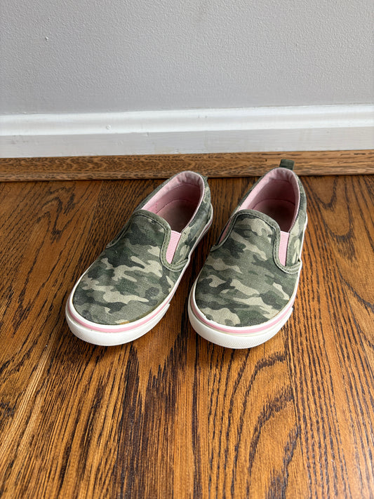 #33B • Girls • Size 9 • Old Navy • Camo Slip On Shoes