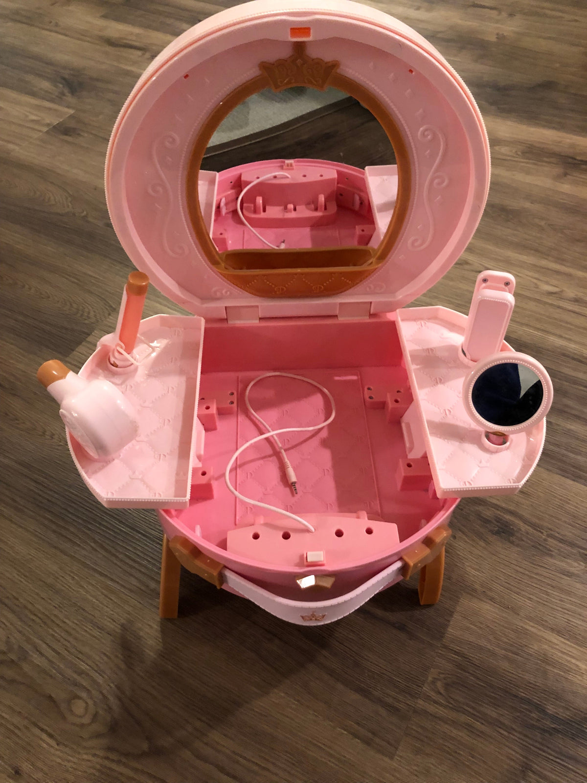 #137 Disney Princess Light up and style vanity. Legs fold to make carrying case.