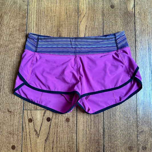 #113	EUC Womens Lululemon Speed Up Low-Rise Lined Short 2.5", Navy, size 6