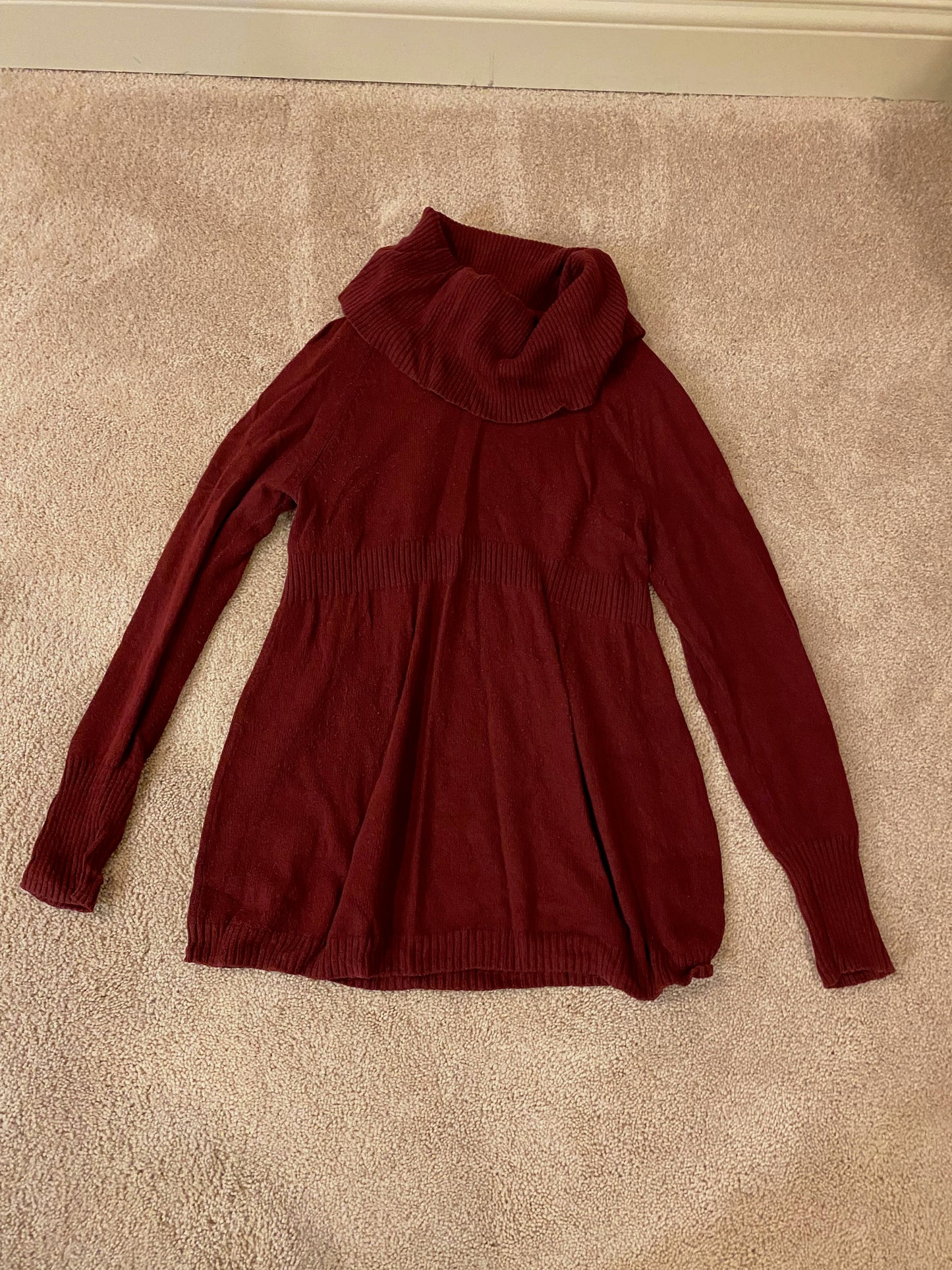 Old Navy Maroon Maternity Top-Size L