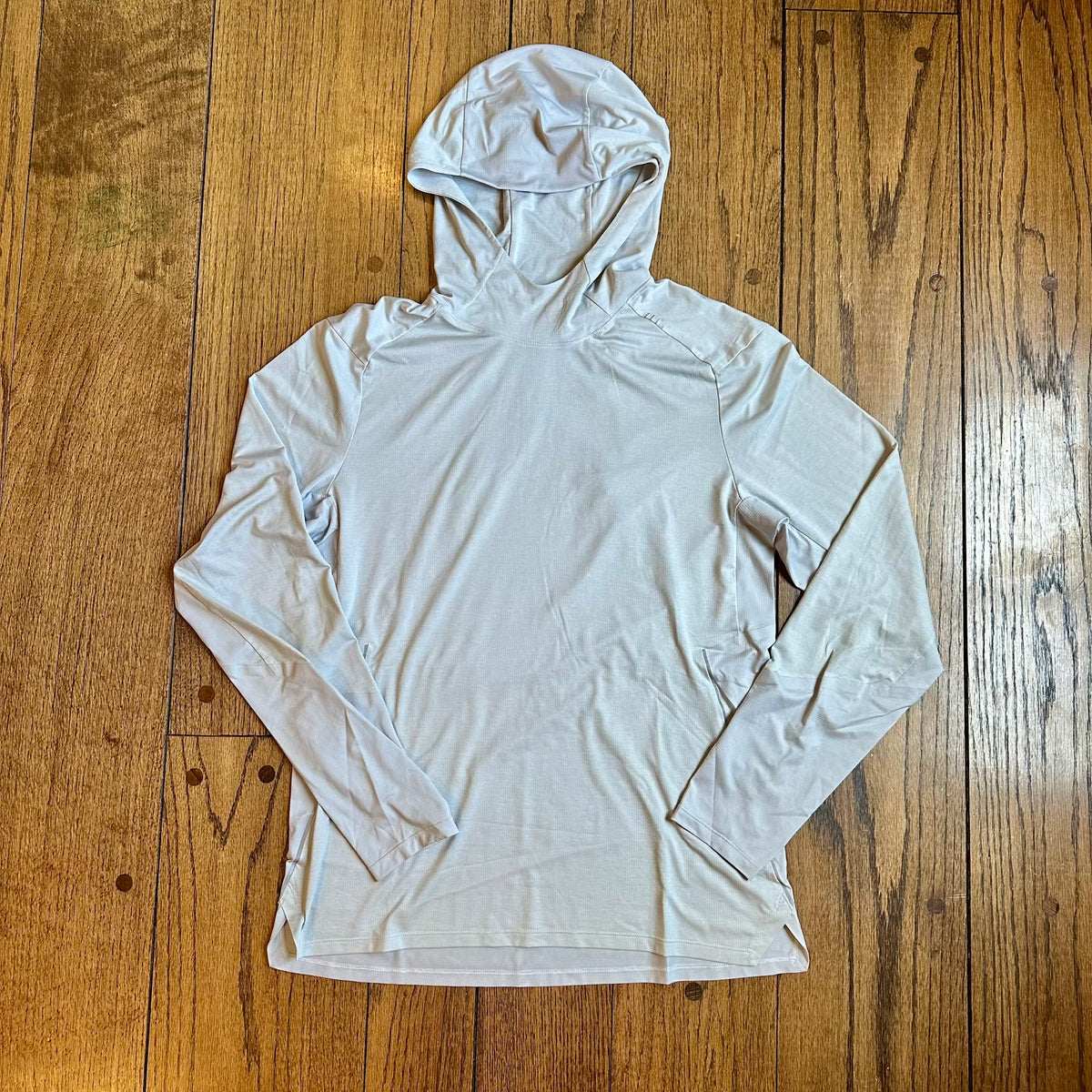 #113	EUC Men's Lululemon Lightweight Hoodie in Gray, size M