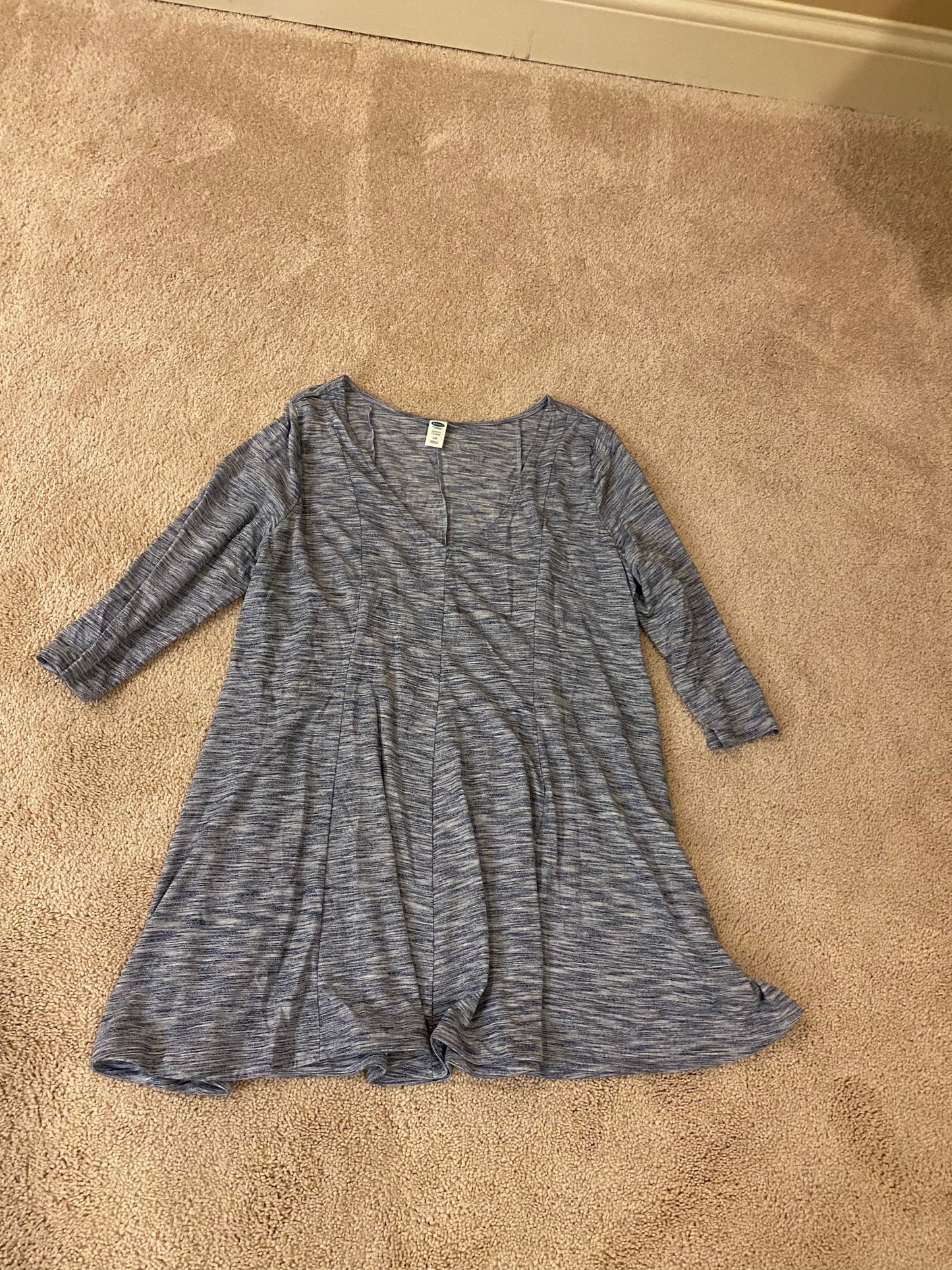 Old Navy Blue/White 3/4 sleeve shirt-size L