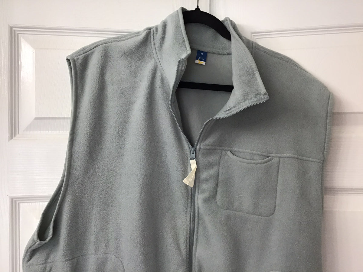 #90: Old Navy Women’s Gray Fleece Full Zip Vest Size XL