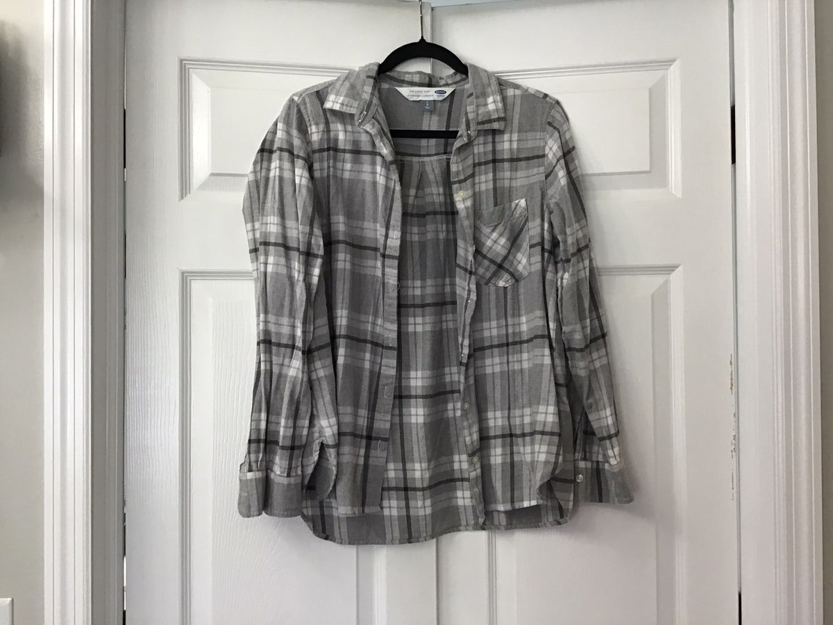 #90: Old Navy Gray Plaid Button-Down Shirt Size Large