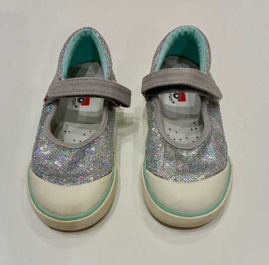 Seller 122 See Kai Run Size 12