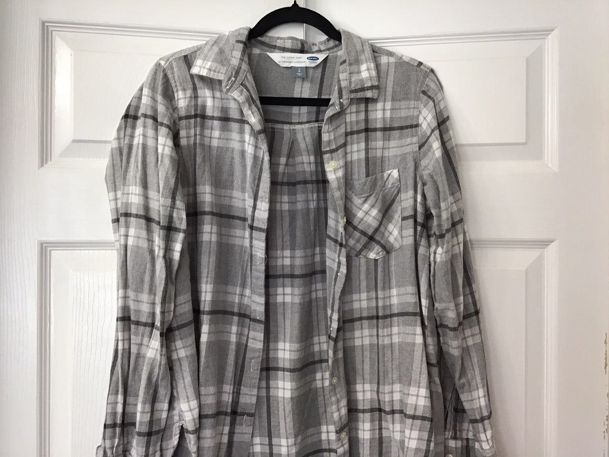 #90: Old Navy Gray Plaid Button-Down Shirt Size Large